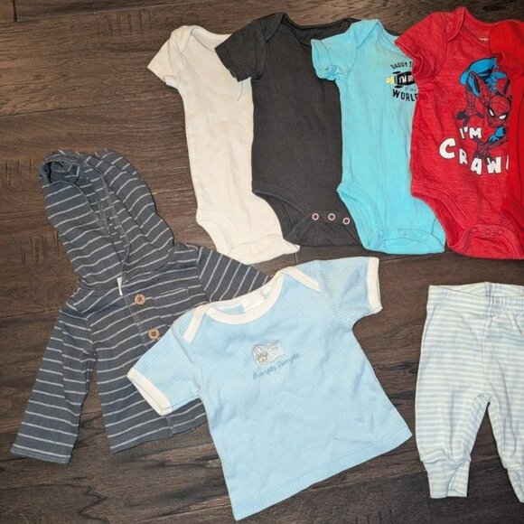 Huge Lot 13 Infant Boys Newborn 0/3 Months Sleepers Tops Onesies Pants Pajama PJ - Picture 2 of 4